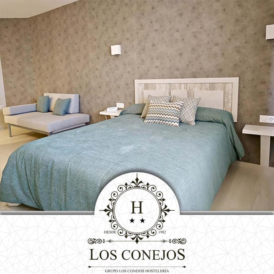 Hotel Los Conejos Mora Esterno foto